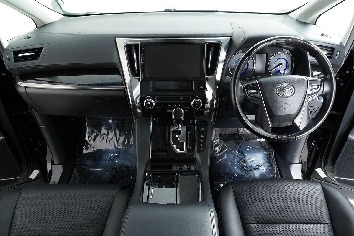 2018 Toyota Alphard SR Hybrid (AWD)