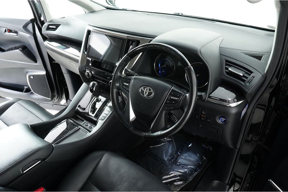 2018 Toyota Alphard SR Hybrid (AWD)