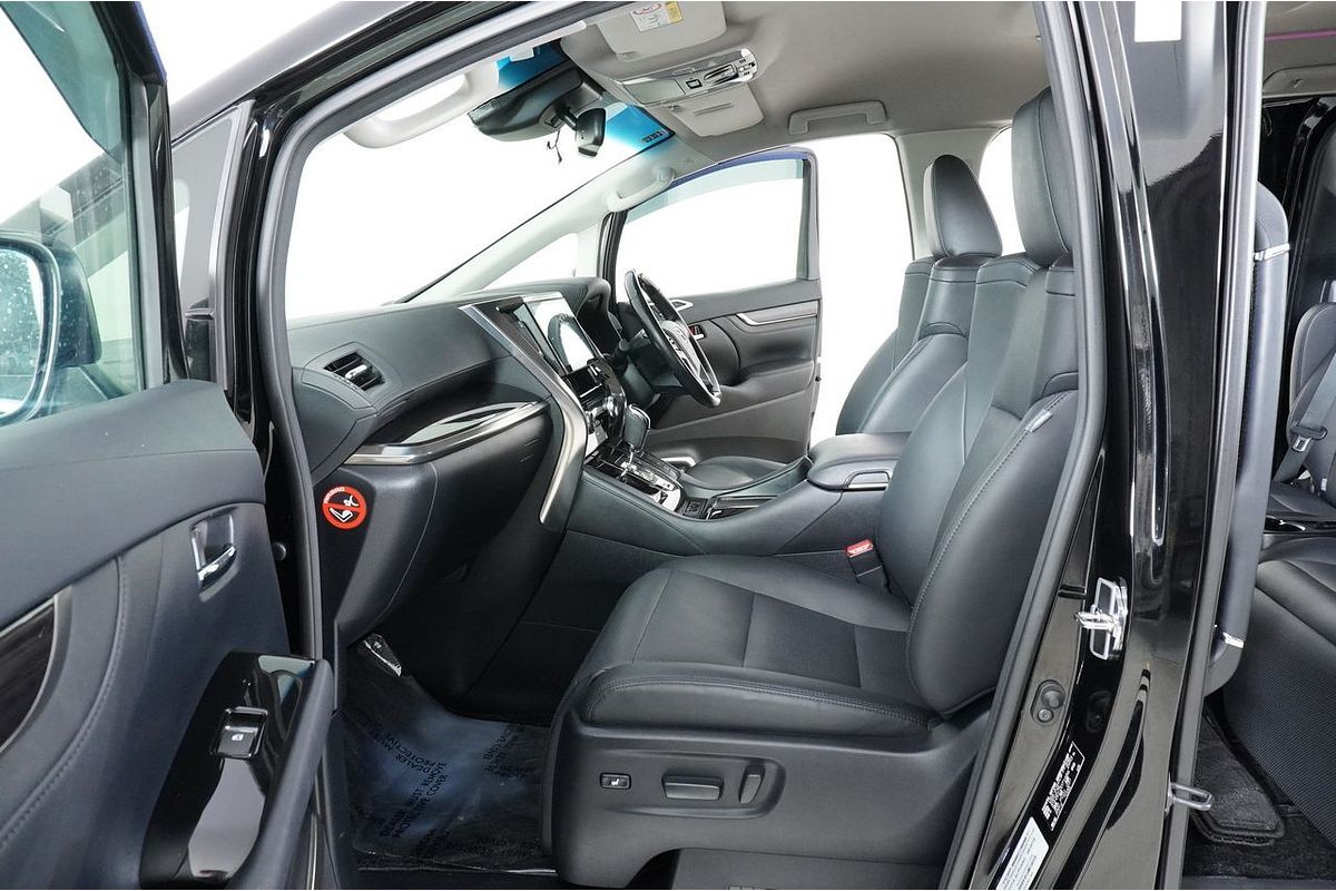 2018 Toyota Alphard SR Hybrid (AWD)