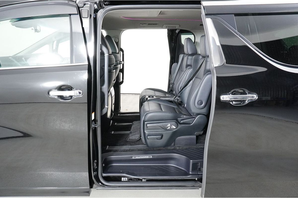 2018 Toyota Alphard SR Hybrid (AWD)
