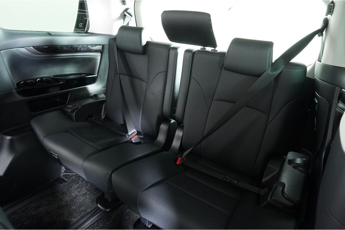 2018 Toyota Alphard SR Hybrid (AWD)
