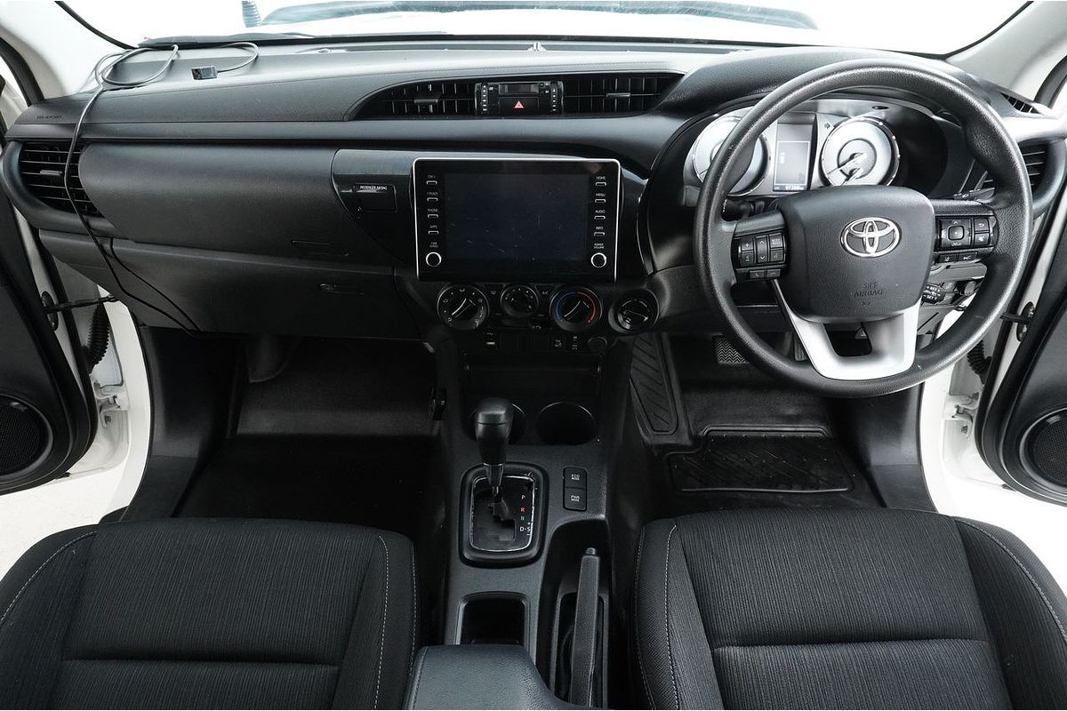 2021 Toyota HILUX SR (4x4) GUN126R FACELIFT 4X4
