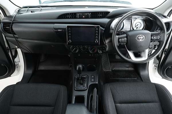 2021 Toyota HILUX SR (4x4) GUN126R FACELIFT 4X4