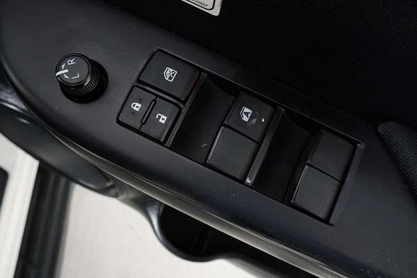 2021 Toyota HILUX SR (4x4) GUN126R FACELIFT 4X4