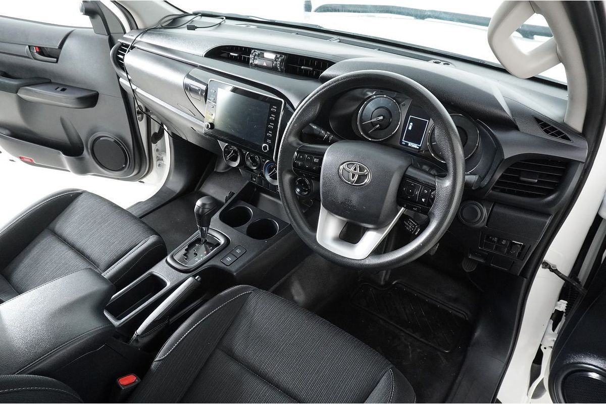 2021 Toyota HILUX SR (4x4) GUN126R FACELIFT 4X4