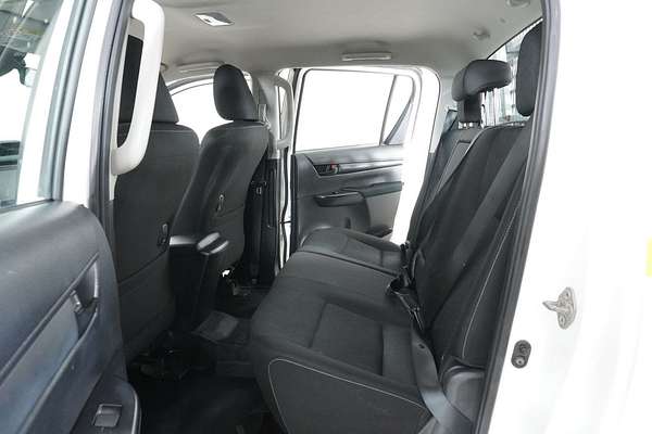 2021 Toyota HILUX SR (4x4) GUN126R FACELIFT 4X4