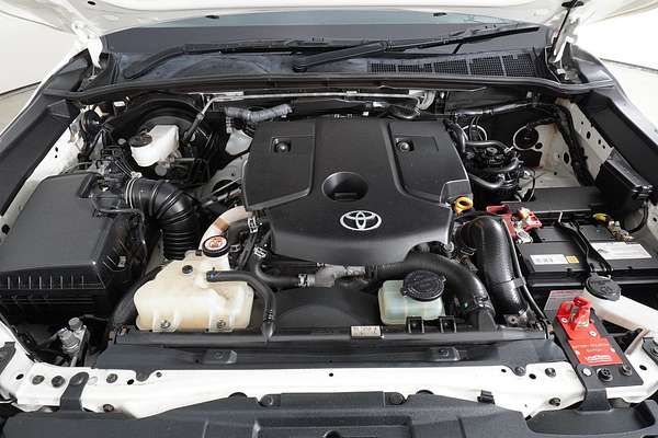 2021 Toyota HILUX SR (4x4) GUN126R FACELIFT 4X4