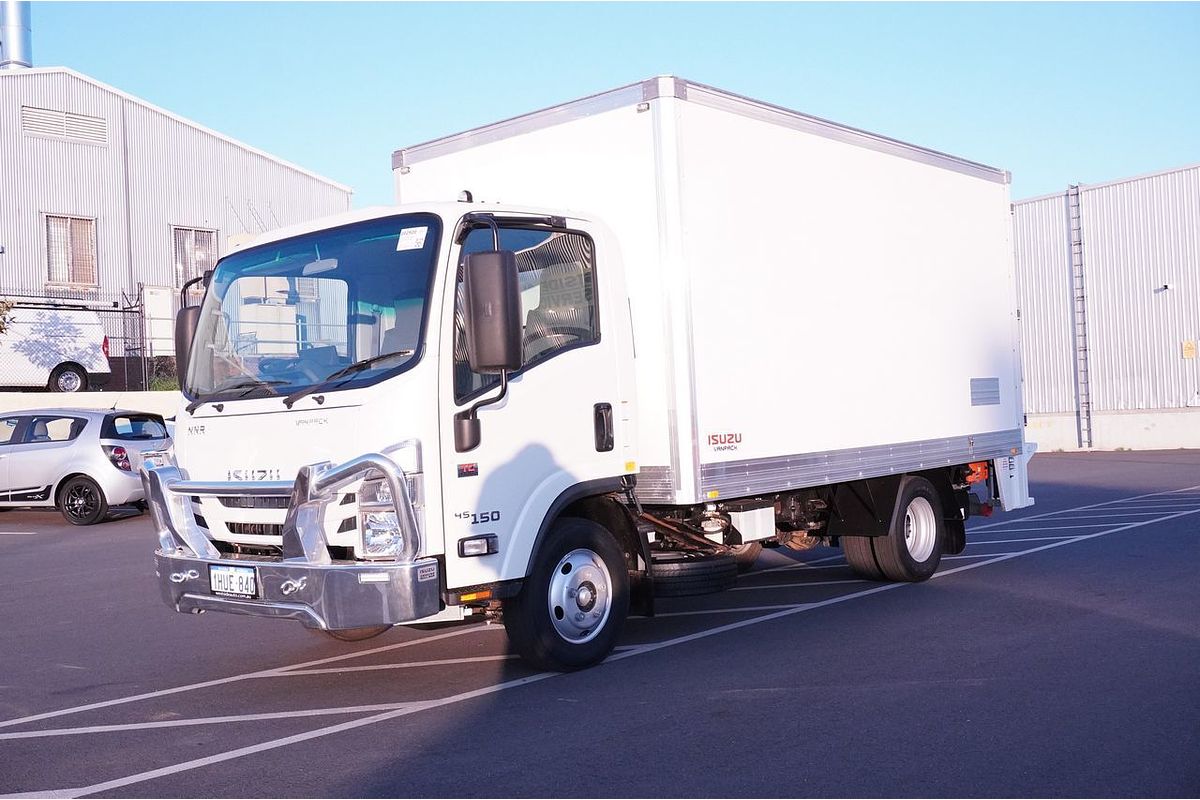 Vehicle photo 3