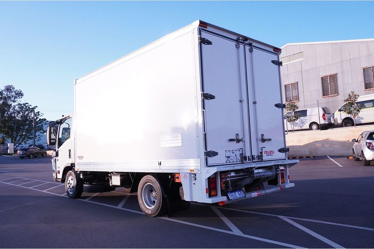 Vehicle photo 5