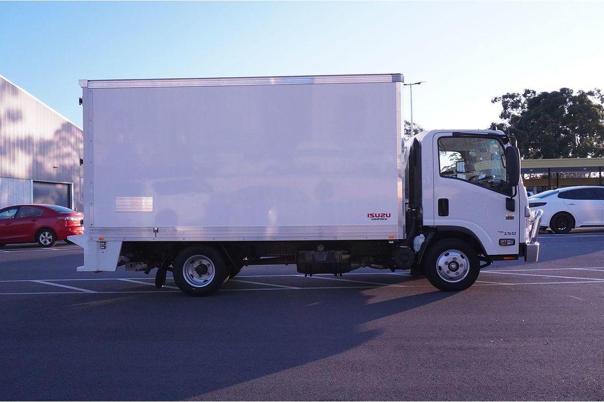 Vehicle photo 8