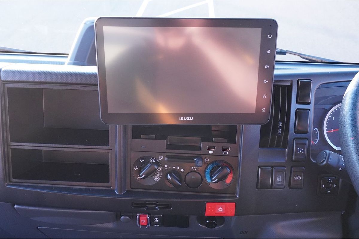 Vehicle photo 9