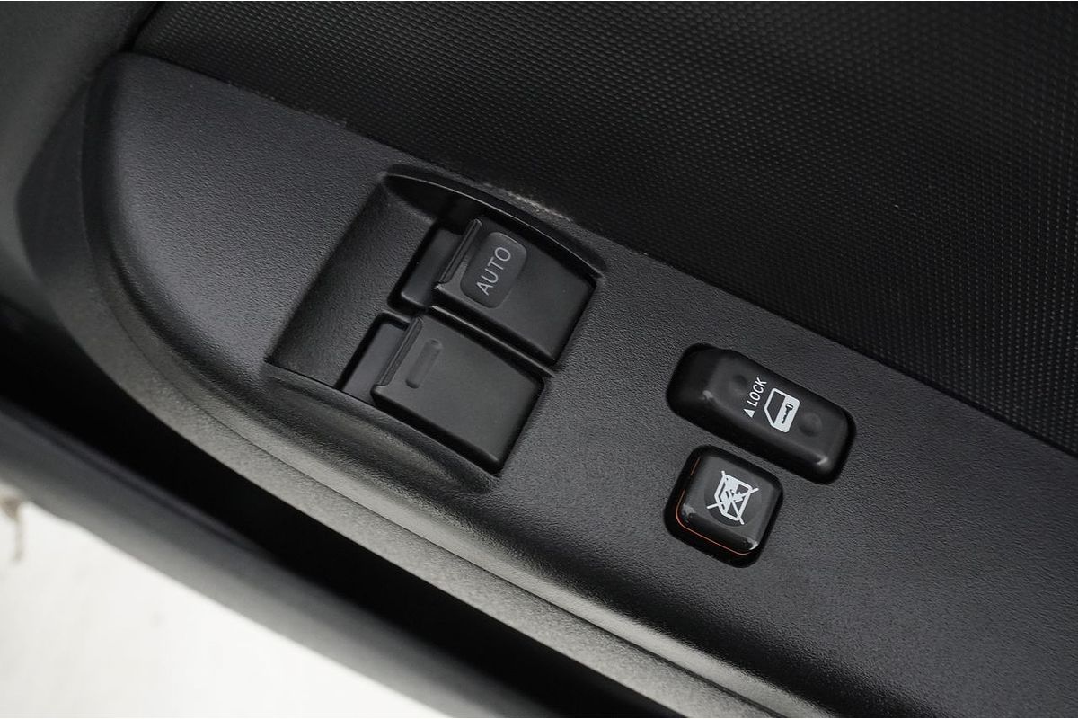 2020 Toyota HiAce DX