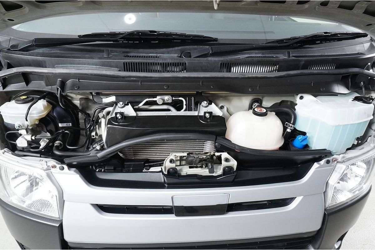 2020 Toyota HiAce DX