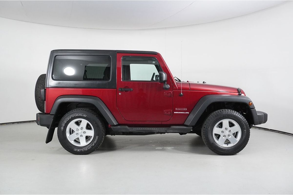 Vehicle photo 8
