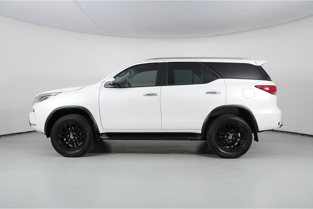2022 Toyota FORTUNER GXL PREMIUM INTERIOR GUN156R