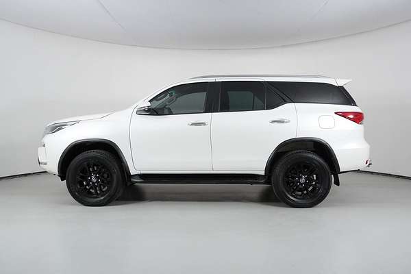 2022 Toyota FORTUNER GXL PREMIUM INTERIOR GUN156R
