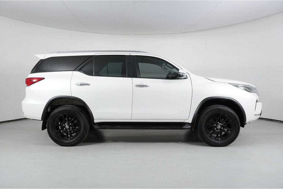 2022 Toyota FORTUNER GXL PREMIUM INTERIOR GUN156R