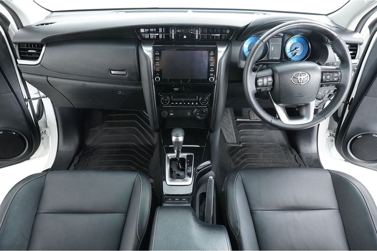 2022 Toyota FORTUNER GXL PREMIUM INTERIOR GUN156R