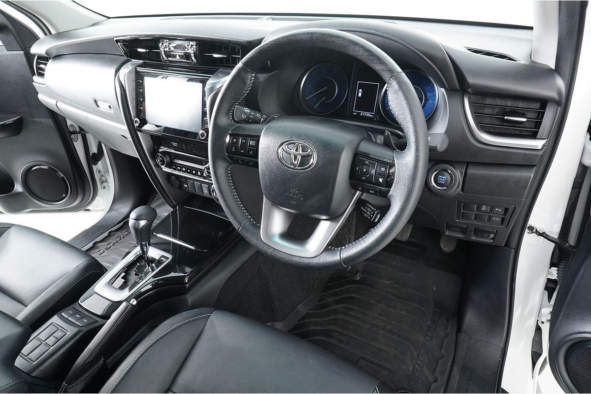 2022 Toyota FORTUNER GXL PREMIUM INTERIOR GUN156R