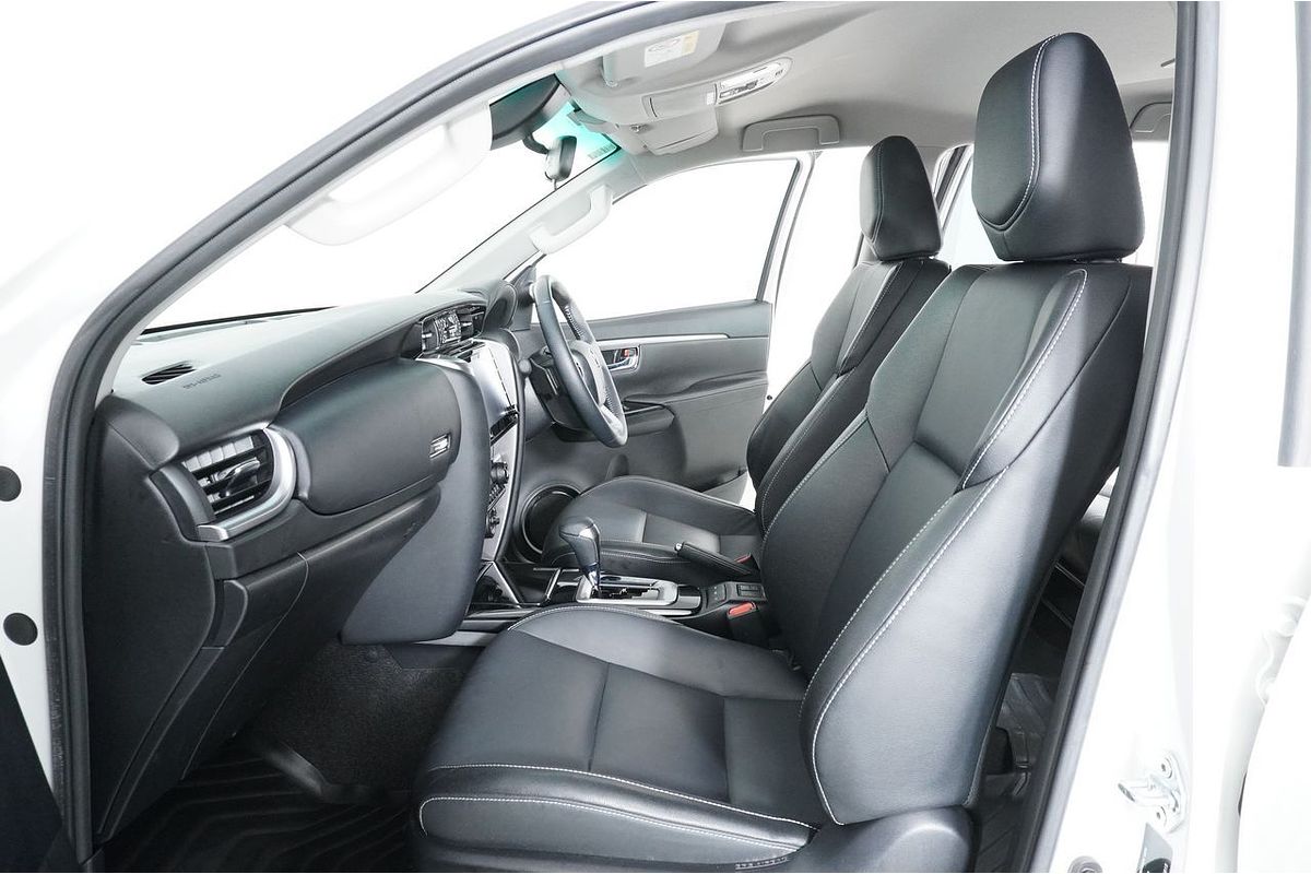 2022 Toyota FORTUNER GXL PREMIUM INTERIOR GUN156R