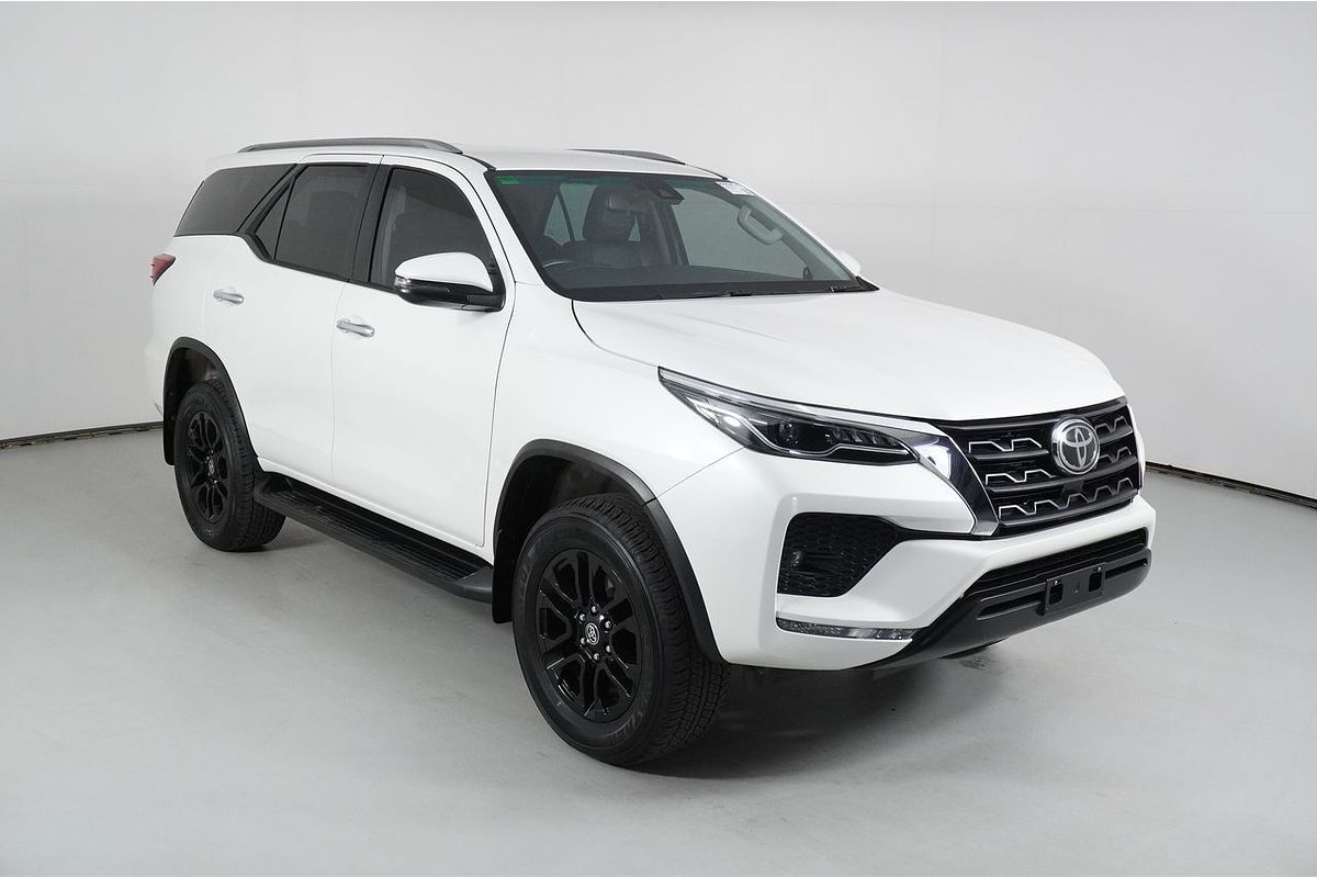 2022 Toyota FORTUNER GXL PREMIUM INTERIOR GUN156R