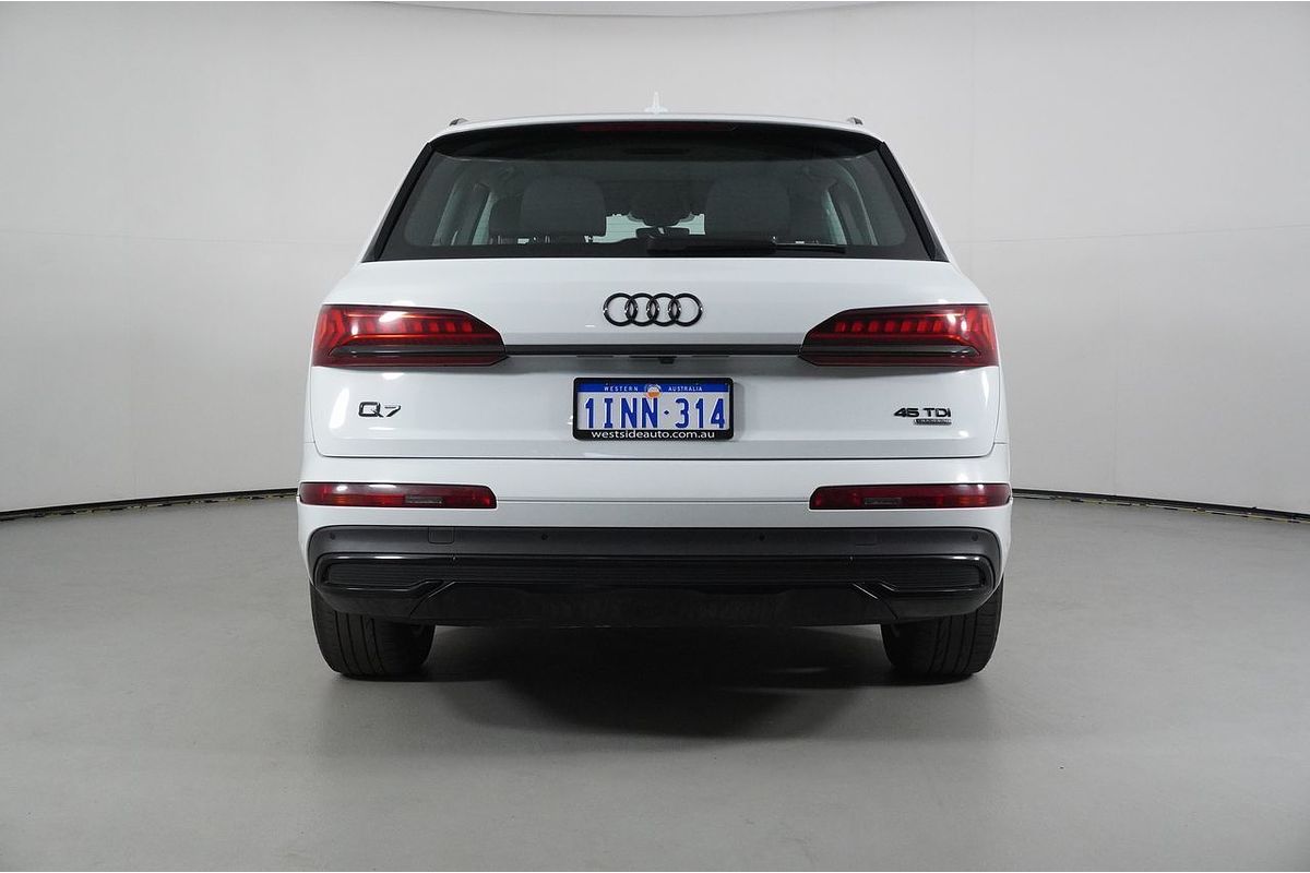 Vehicle photo 6