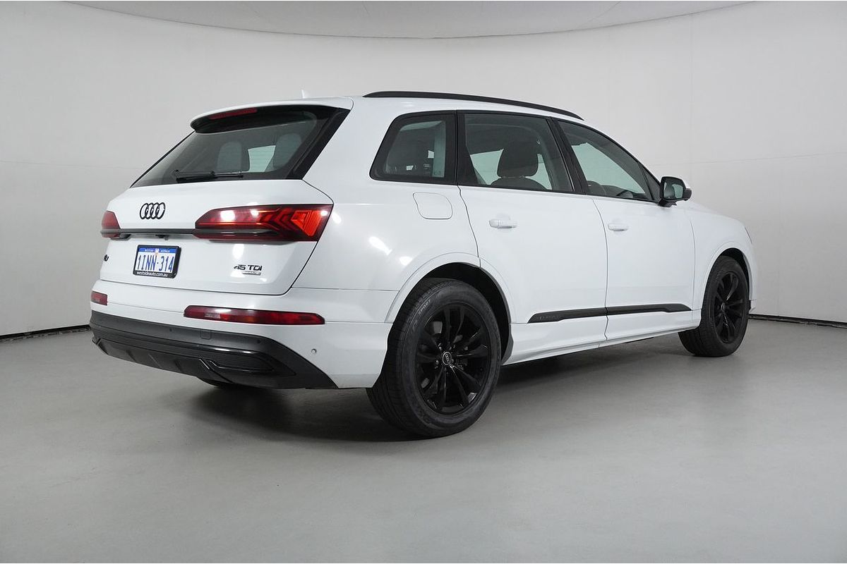 Vehicle photo 7