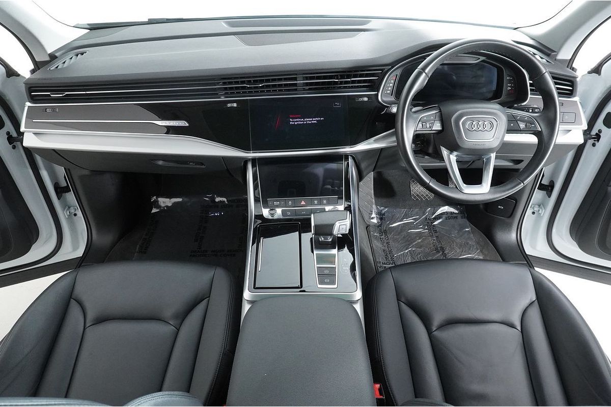 Vehicle photo 9