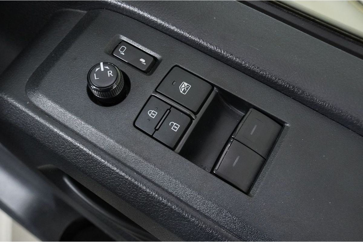 2021 Toyota HIACE SLWB COMMUTER (12 SEATS) GDH322R