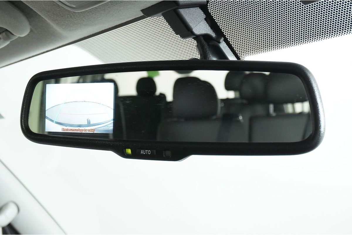 2018 Toyota Hiace Commuter KDH223R