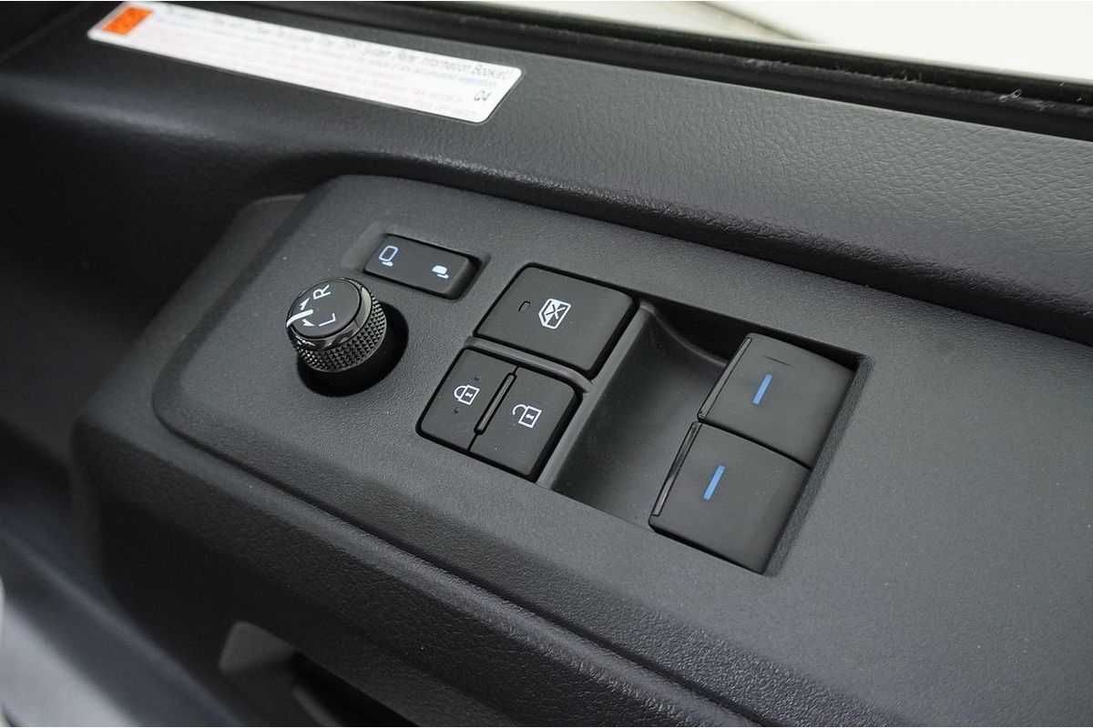 2024 Toyota Hiace SLWB COMMUTER (12 SEATS) GDH322R