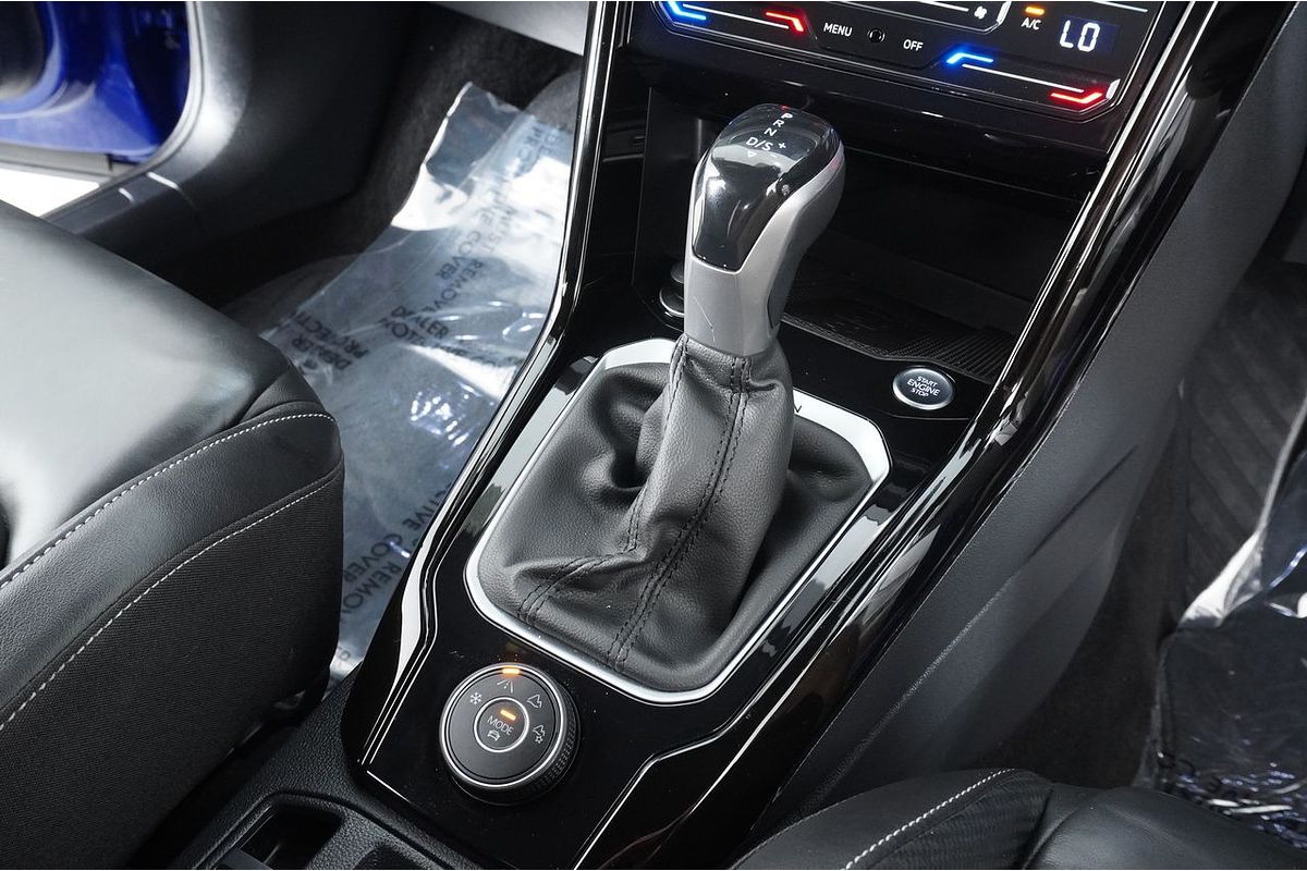2023 Volkswagen T-Roc 140TSI R-Line D11