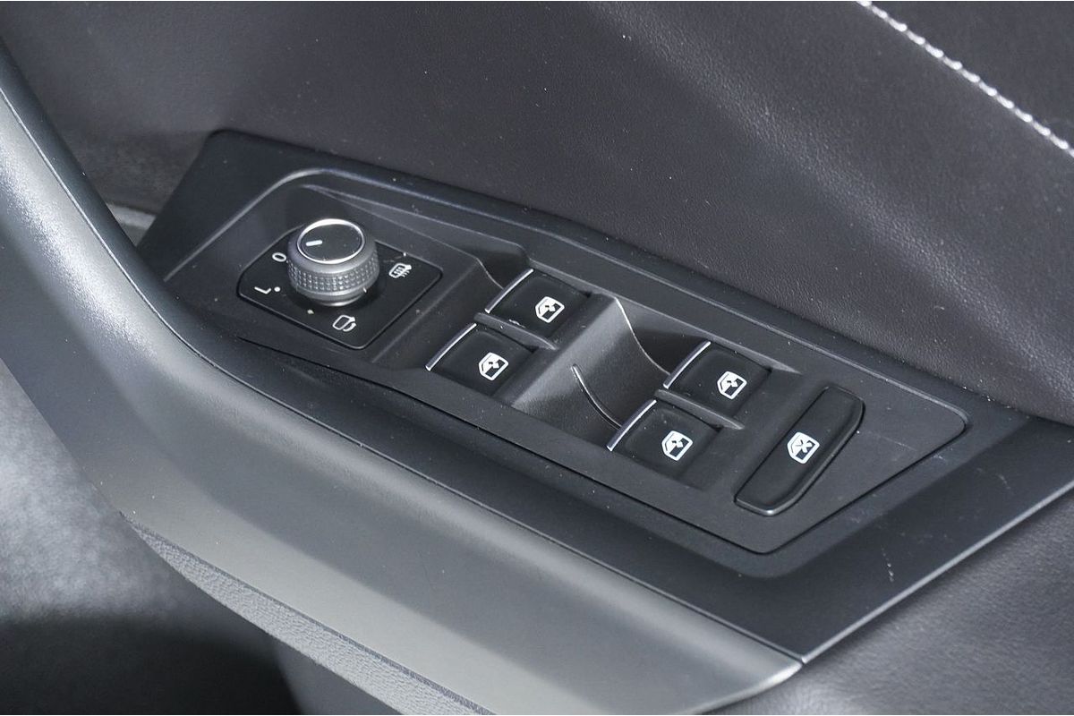 2023 Volkswagen T-Roc 140TSI R-Line D11