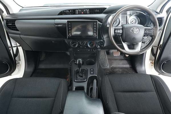 2021 Toyota HILUX SR (4x4) GUN126R FACELIFT 4X4