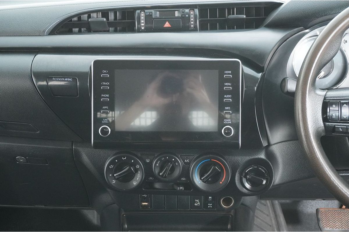 2021 Toyota HILUX SR (4x4) GUN126R FACELIFT 4X4