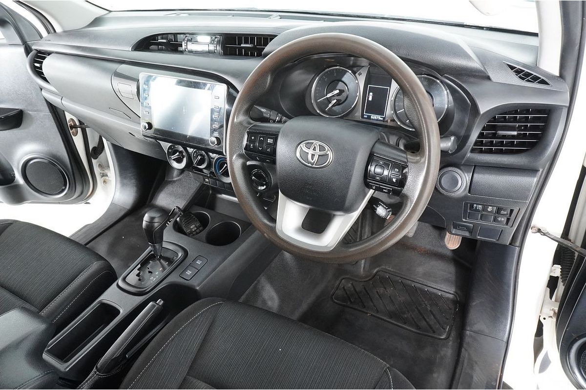 2021 Toyota HILUX SR (4x4) GUN126R FACELIFT 4X4