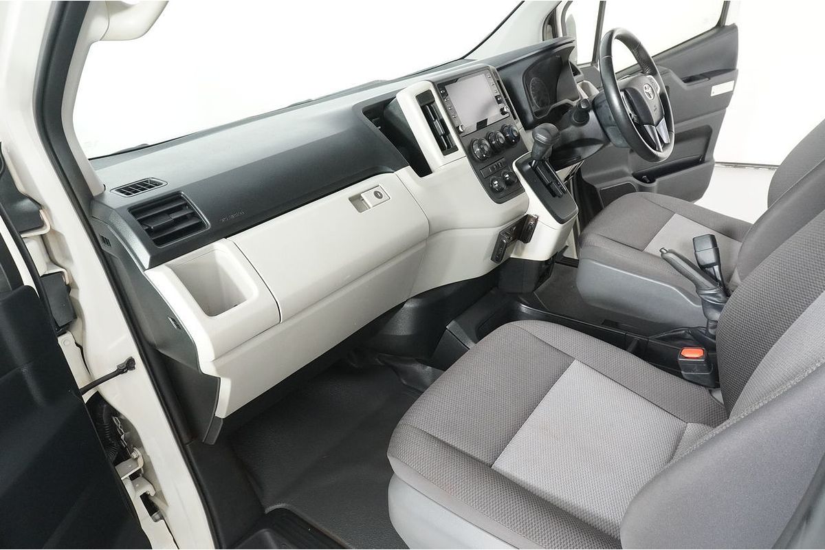 2021 Toyota Hiace Commuter GDH322R