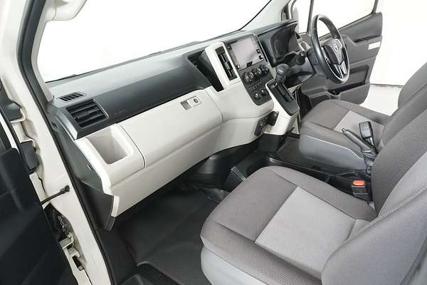 2021 Toyota Hiace Commuter GDH322R
