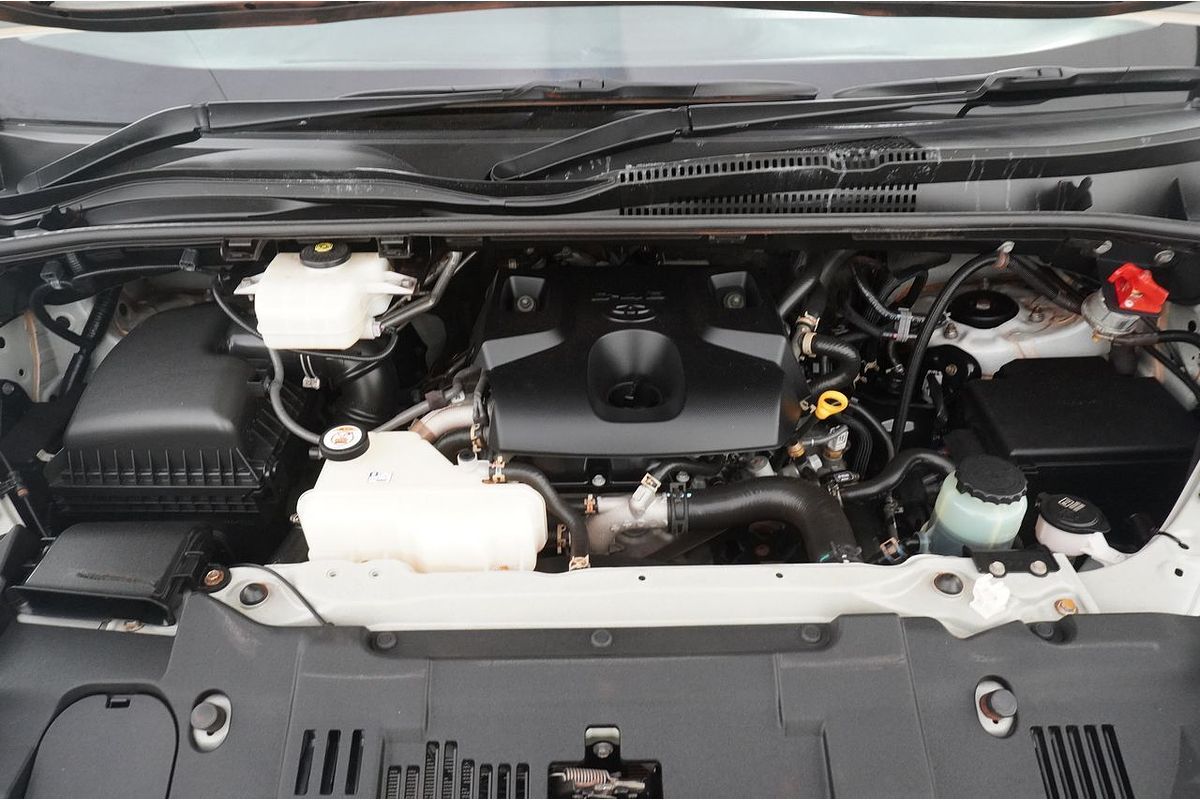 2021 Toyota Hiace Commuter GDH322R