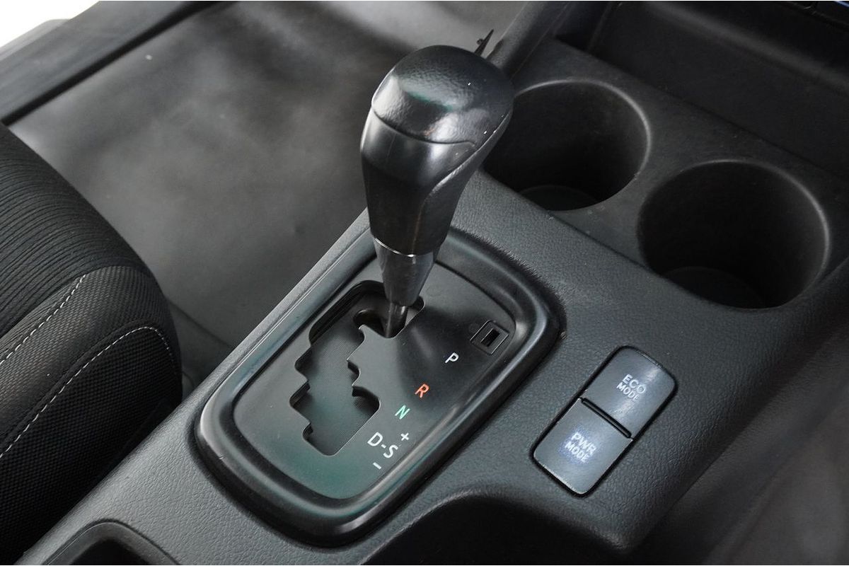 2019 Toyota HILUX SR (4x4) GUN126R MY19 UPGRADE 4X4