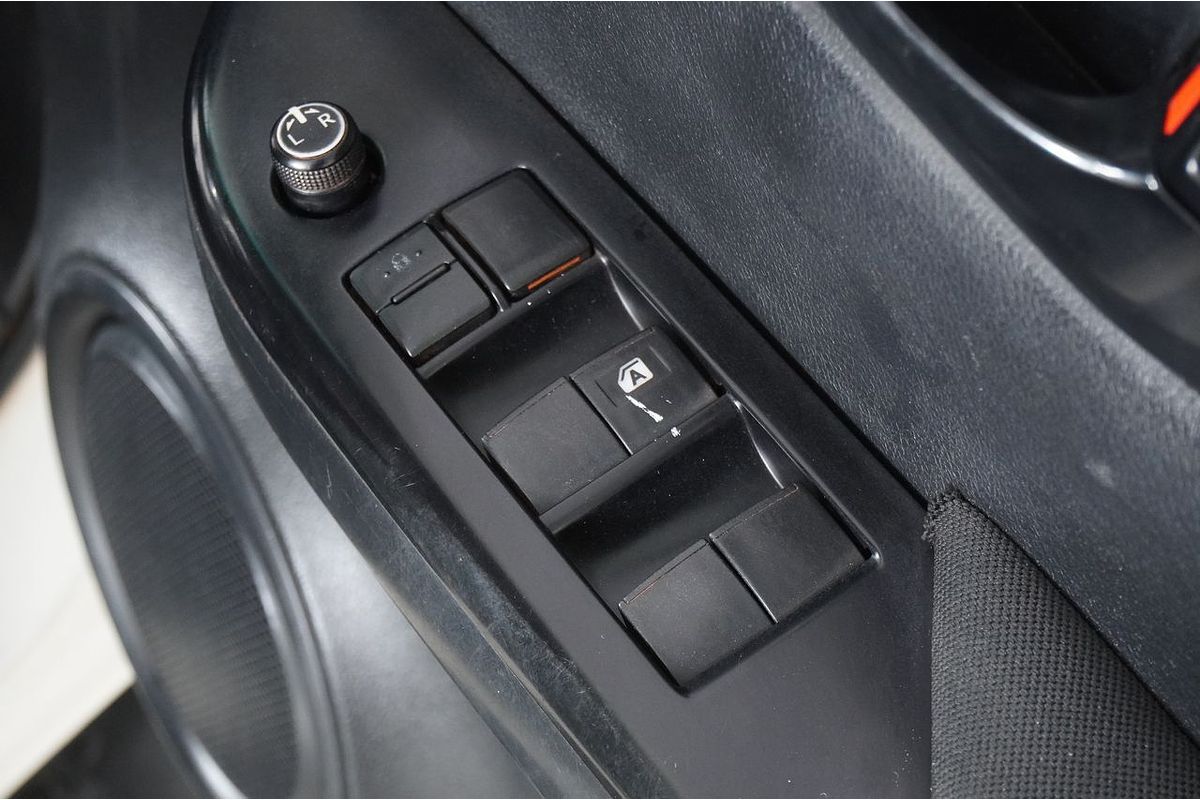 2019 Toyota HILUX SR (4x4) GUN126R MY19 UPGRADE 4X4