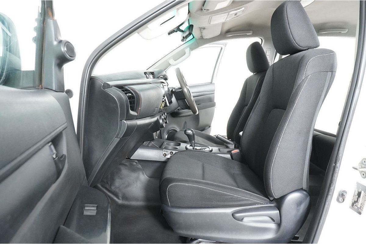 2019 Toyota HILUX SR (4x4) GUN126R MY19 UPGRADE 4X4