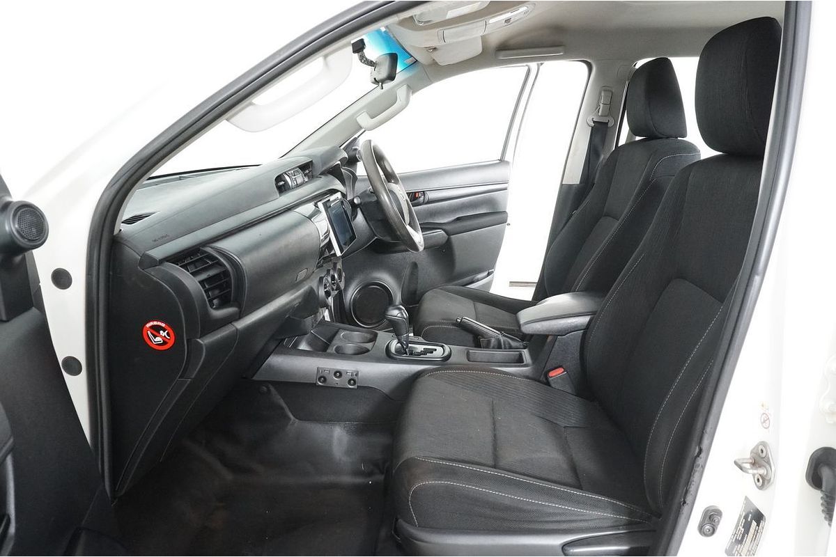 2019 Toyota HILUX SR (4x4) GUN126R MY19 4X4