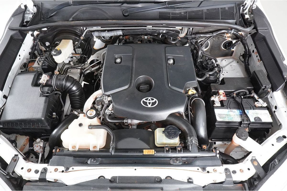 2019 Toyota HILUX SR (4x4) GUN126R MY19 4X4