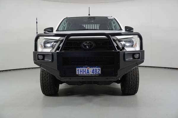 2020 Toyota HILUX SR (4x4) GUN126R FACELIFT 4X4