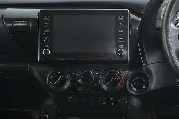 2020 Toyota HILUX SR (4x4) GUN126R FACELIFT 4X4