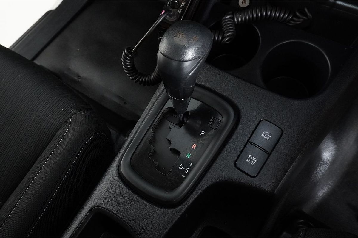 2020 Toyota HILUX SR (4x4) GUN126R FACELIFT 4X4
