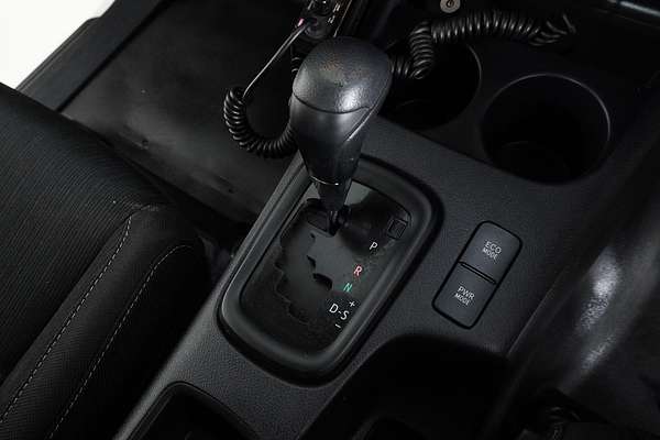 2020 Toyota HILUX SR (4x4) GUN126R FACELIFT 4X4