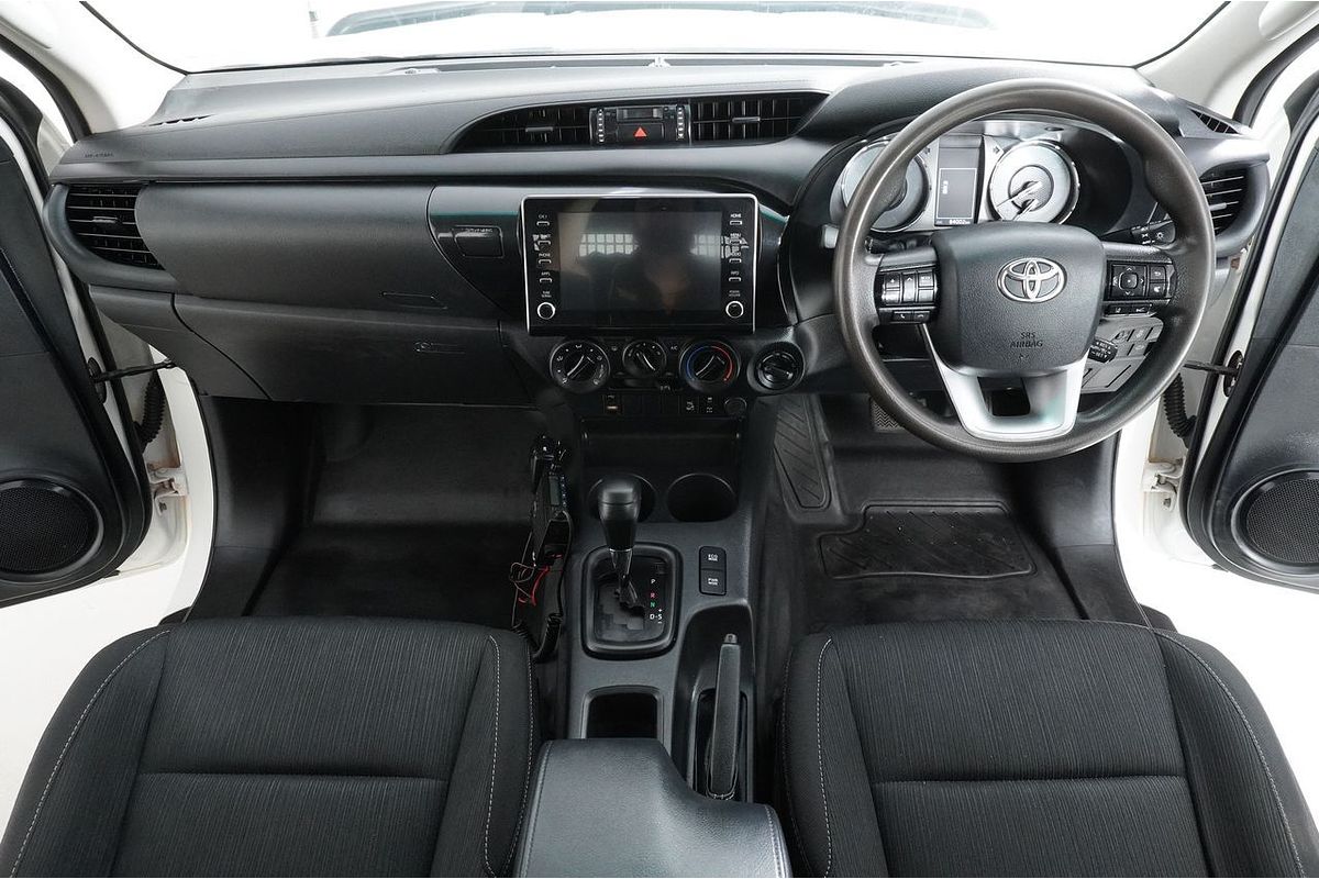 2021 Toyota HILUX SR (4x4) GUN126R FACELIFT 4X4