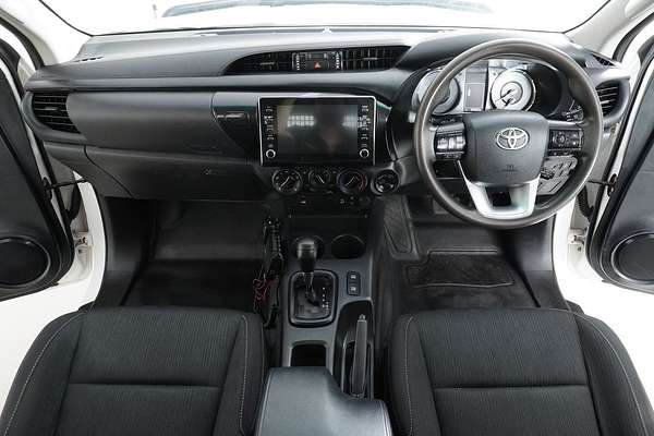 2021 Toyota HILUX SR (4x4) GUN126R FACELIFT 4X4
